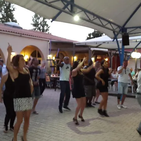 Village Les Abricotiers Camping Perpignan