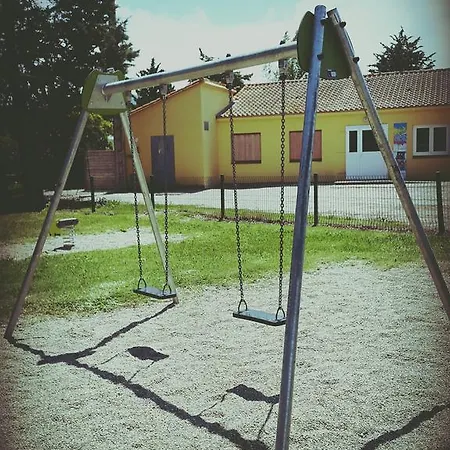 Campingplatz Village Les Abricotiers 2*