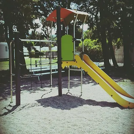 Campingplatz Village Les Abricotiers 2*