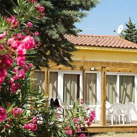 Campingplatz Village Les Abricotiers
