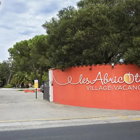 Campingplatz Village Les Abricotiers 2*