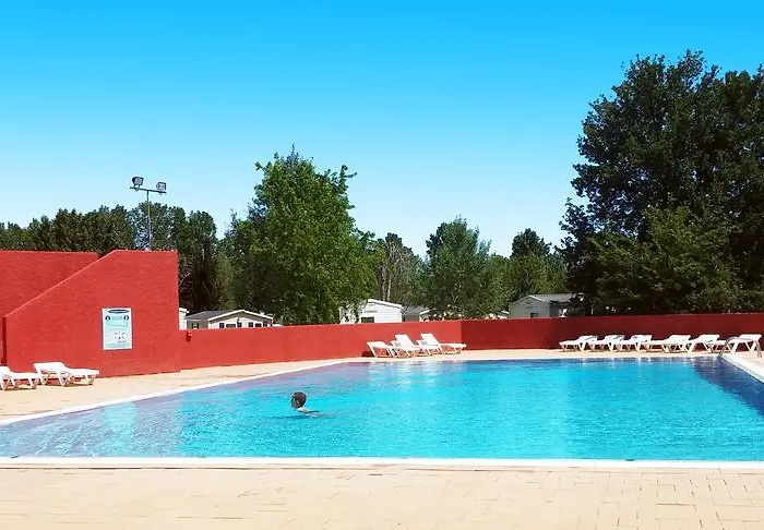 Campingplatz Village Les Abricotiers 2*