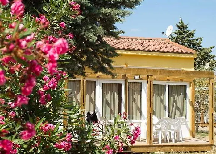 Campingplatz Village Les Abricotiers