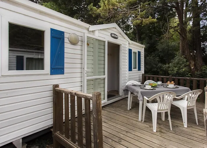 Campingplatz Village Les Abricotiers 2*