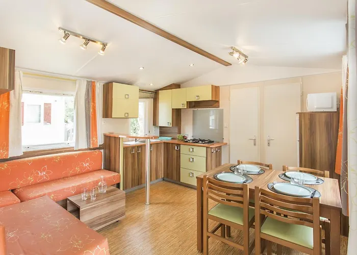 Village Les Abricotiers 2* Perpignan